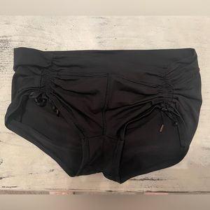 Lululemon scrunch bottoms sz 6